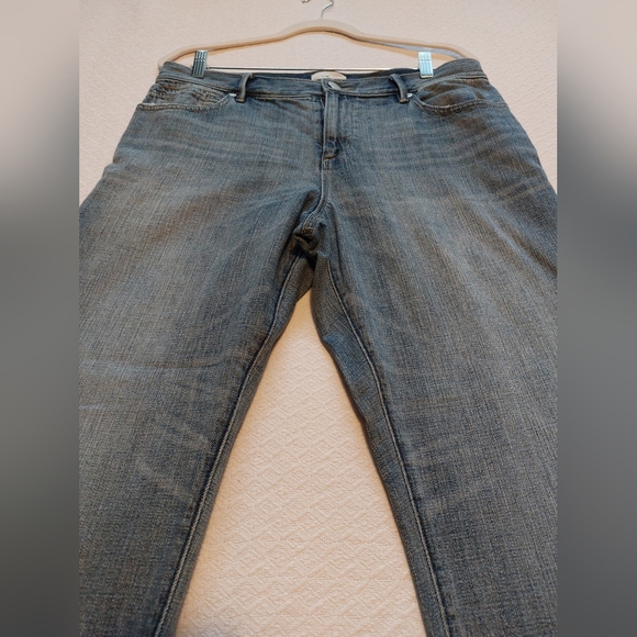 LOU & GREY Boyfriend Capri Jeans. Women's Size 30. 💙 - Picture 6 of 13
